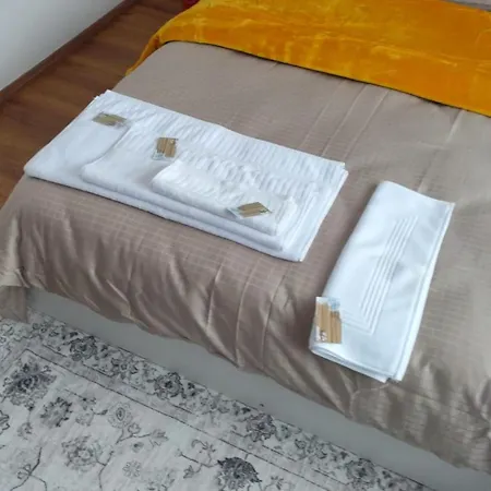 2 Claudia Apartament *